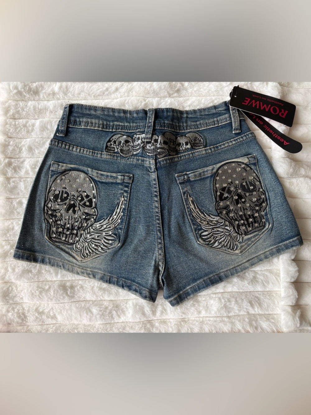 NWT Romwe Women’s Denim Shorts XS Blue Embroidered Skull Rhinestone High Rise
